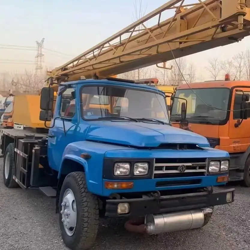 Vente chaude 8 tonnes QY8 camion grue véhicule d'occasion de Chine avec composants essentiels moteur pompe moteur boîte de vitesses