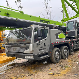 Grue d'occasion Zoomlion 50 tonnes bien entretenue avec une grande hauteur de levage et une boîte de vitesses et une pompe performantes - Product Image 1