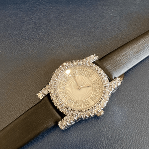 Montre de luxe pour femme entièrement pavée de diamants, lunette en cristal étincelant, cadran à chiffres romains, montre-bracelet élégante pour femme - Product Image 1