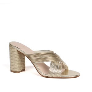 Usine Offre Spéciale Luxe Or Brillant Pantoufles Sandales Femmes Matures Talon Chunky Croix Sangle En Plein Air Été Mode <span class=keywords><strong>Sandale</strong></span> Pantoufles - Product Image 1