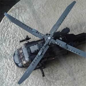 Bloques de Construcción de Helicóptero Armado Black <span class=keywords><strong>Hawk</strong></span>, 692 Piezas, Plástico ABS, Modelo de Transporte para Armar, Juguete para Niños - Product Image 3