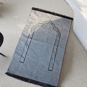 Alfombra de Oración Musulmana Sejadah, Alfombra de Adoración Simple de Color Sólido, 6 Colores Disponibles, Ligeramente Gruesa, para Uso Doméstico, Lavable, Transfronteriza - Product Image 5