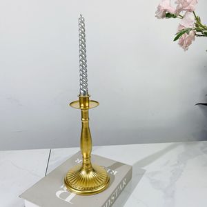 Ensemble de candélabres dorés à 5 bras et support unique pour décorations de table de mariage, ornement en fer pour bougies - Product Image 4