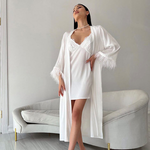 2025 nuovo prodotto <span class=keywords><strong>bianco</strong></span> <span class=keywords><strong>raso</strong></span> in piuma Patchwork camicia da notte due pezzi <span class=keywords><strong>pigiama</strong></span> donna abbigliamento da notte - Product Image 3