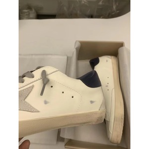 Sneakers de luxe de créateurs, style vintage, chaussures pour hommes, polyvalentes, en cuir vieilli, semelle plate, unisexes, chaussures de skate, mode décontractée - Product Image 4