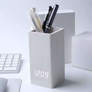 Relógio de Mesa Digital Eletrônico com Design Moderno e Simples, Material MDF, Formato Retangular, Suporte para Canetas e Função de Alarme - Product Image 5