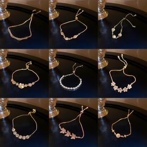 Pulsera de Perlas y Circonitas con Diseño Floral, Elegante Brazalete de Cadena para Mujer, Joyería de Boda, Brazalete Redondo con Mariposa y Diamantes de Imitación Brillantes - Product Image 6