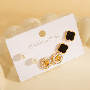 ต่างหูห่วงสแตนเลสและไทเทเนียมประดับหินธรรมชาติ ต่างหูแบบติดหูเล็ก สีทอง เครื่องประดับหู ดีไซน์เฉพาะ ผลิตในจีน สำหรับผู้หญิงระดับไฮเอนด์ - Product Image 6