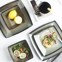 Assiette carrée peu profonde en céramique peinte à la main, style nord-européen, pour restaurant