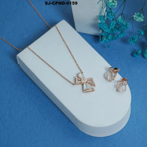 Meilleur ensemble de colliers et de boucles d'oreilles blancs de haute qualité en gros prix de collection par le designer - Product Image 1