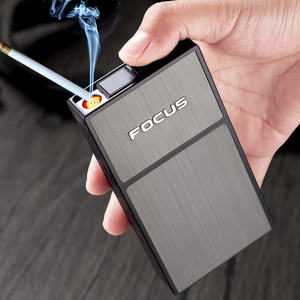 Étui à <span class=keywords><strong>cigarettes</strong></span> classique pour homme avec chargement USB, capacité 20 <span class=keywords><strong>cigarettes</strong></span> <span class=keywords><strong>fines</strong></span>, briquet à résistance chauffante 2-en-1, style personnalisé - Product Image 1