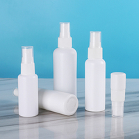 Bouteille Cosmo blanche en PET de 1 oz, 2 oz, 4 oz, 8 oz, 16 oz avec pulvérisateur à fine brume