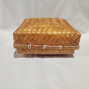 Cesto Artigianale in Bambù Ecologico con Coperchio per Regali - Scatola Regalo in Bambù - Confezione Festiva Quadrata - Product Image 2