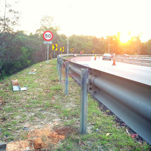 Di alta qualità a caldo zincato rotolato autostrada autostrada <span class=keywords><strong>Guardrail</strong></span> En1317 N1 acciaio Guard Rail <span class=keywords><strong>Post</strong></span> Z <span class=keywords><strong>Post</strong></span> per autostrada <span class=keywords><strong>Guardrail</strong></span> - Product Image 2