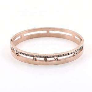 Wholesale Popular Ladies Elegant Exquisite <b>Bangle</b> Jewelry Rose Gold Zircon <b>Bangle</b> for Women Stainless Steel <b>Bangles</b> Pulseira - Product Image 3