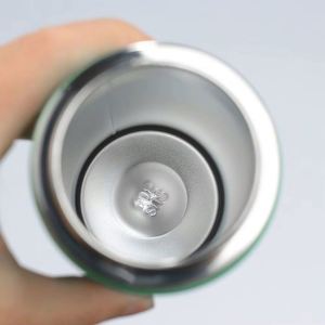 Bouteille isotherme moderne de camping en acier inoxydable à double paroi, 22 oz, avec revêtement en poudre de haute qualité, pour sports de plein air - Product Image 4