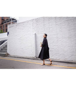 All'ingrosso 2025 primavera ed estate a maniche lunghe allentato Plus Size abito alla moda <span class=keywords><strong>bianco</strong></span> e <span class=keywords><strong>nero</strong></span> <span class=keywords><strong>vestito</strong></span> Casual irregolare - Product Image 6