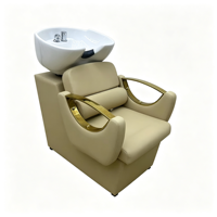 Fauteuil de lavage de luxe pour salon de coiffure, en cuir PU beige, avec accoudoirs dorés et bac en céramique blanc