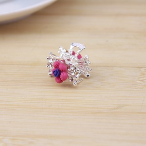 Pinces à cheveux en alliage style coréen avec strass en forme de fleur, petites pinces à cheveux, couleurs mélangées, accessoire de coiffure pour usage quotidien - Product Image 3