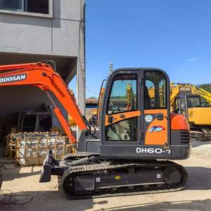 Mini-excavatrice d'occasion populaire Doosan DH60 6 tonnes, conception compacte pour chantiers restreints, pompe hydraulique, moteur, roulement, engrenage - Product Image 5