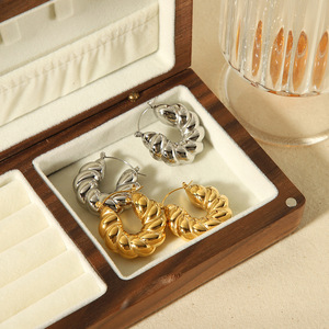 Aros en Forma de U, Chapados en Oro de 18K, Acero Inoxidable, para Uso Diario de Mujeres - Product Image 2