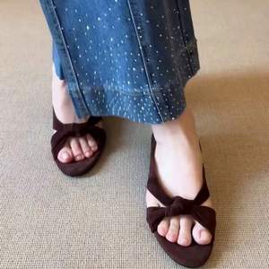 Cross Strap Open Toe Sandals Women <b>Block</b> Heel Shallow Mouth Back Cover Retro Fashion Casual Minimalist Daily Shoes - Product Image 3