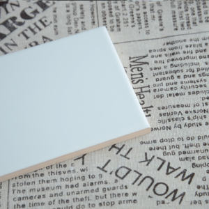 Haute qualité 100x200mm 4x8 pouces mat blanc pur surface unie bord pressé cuisine et salle de bain carreaux et carreaux muraux en céramique - Product Image 1