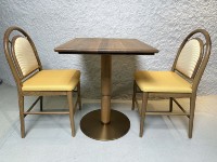 Ensemble de table de restaurant moderne en bois massif avec chaises de salle à manger en bois, sièges rembourrés, mobilier commercial nordique pour café, bistrot, hôtel