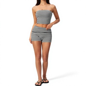 Conjunto de 2 Piezas a Rayas para Mujer, Top Corto sin Tirantes y Pantalones Cortos de Cintura Alta, Atuendo Casual de Primavera/Verano, Tejido de Punto Transpirable de Poliéster - Product Image 1
