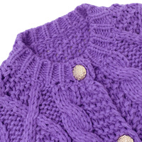 Cardigan en tricot torsadé à col rond pour femme, couleur lavande, texture torsadée épaisse, boutons dorés, coupe ample, manches longues, poignets côtelés, style vintage décontracté