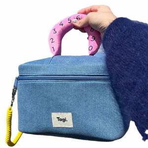 Sac de toilette portable pour femme, mignon, contrasté, grande capacité, tendance, imperméable, en polyester, avec fermeture éclair - Product Image 1