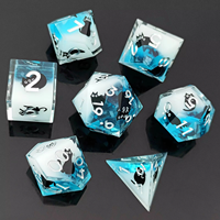Set dadu Resin DND inti cair polihedral dadu kucing hadiah permainan peran tema warna tepi tajam cantik