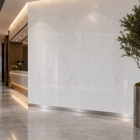 Revêtement mural décoratif imperméable WYRAX Retail Showroom Wall White Gold Calacatta PVC UV Marble Sheet 1220x2440mm 3.0mm