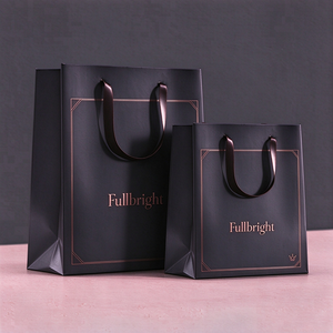 Bolsa de Regalo de Joyería de Lujo con Logotipo Personalizado, Estampado en Lámina Dorada y Laminación Suave al Tacto - Empaque de Papel Ecológico, Venta al Por Mayor OEM - Product Image 1