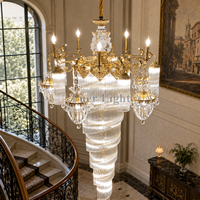 Lustre en spirale en céramique vintage français de luxe avec cristaux, lampe suspendue en laiton sur mesure pour hall d'hôtel, escalier d'hôtel, villa