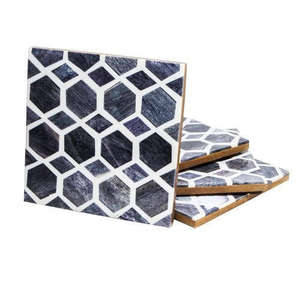 Posavasos Cuadrados Duraderos de Alta Calidad, Diseño Moderno, Hechos a Mano con Madera y Resina, Grosor y Diámetro Personalizables - Product Image 5