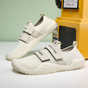 Zapatos de Agua Unisex, Calcetines Acuáticos de Verano con Amortiguación y Suela de Goma - Product Image 1