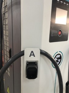 สถานีชาร์จรถยนต์ไฮบริดแบบเร็วมาตรฐานยุโรป 400V 60-200kW 150-1000V DC สำหรับยานยนต์รุ่นใหม่ - Product Image 4