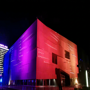 Luz de Color RGBW para Fachadas de Edificios, Árboles, Parques, Hoteles, Puentes y Proyectos de Iluminación Arquitectónica - Product Image 1