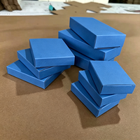 Boîte cadeau rigide en carton ondulé de luxe avec logo personnalisé, doublure en éponge noire pour emballage de bijoux et colliers, recyclable, échantillon gratuit