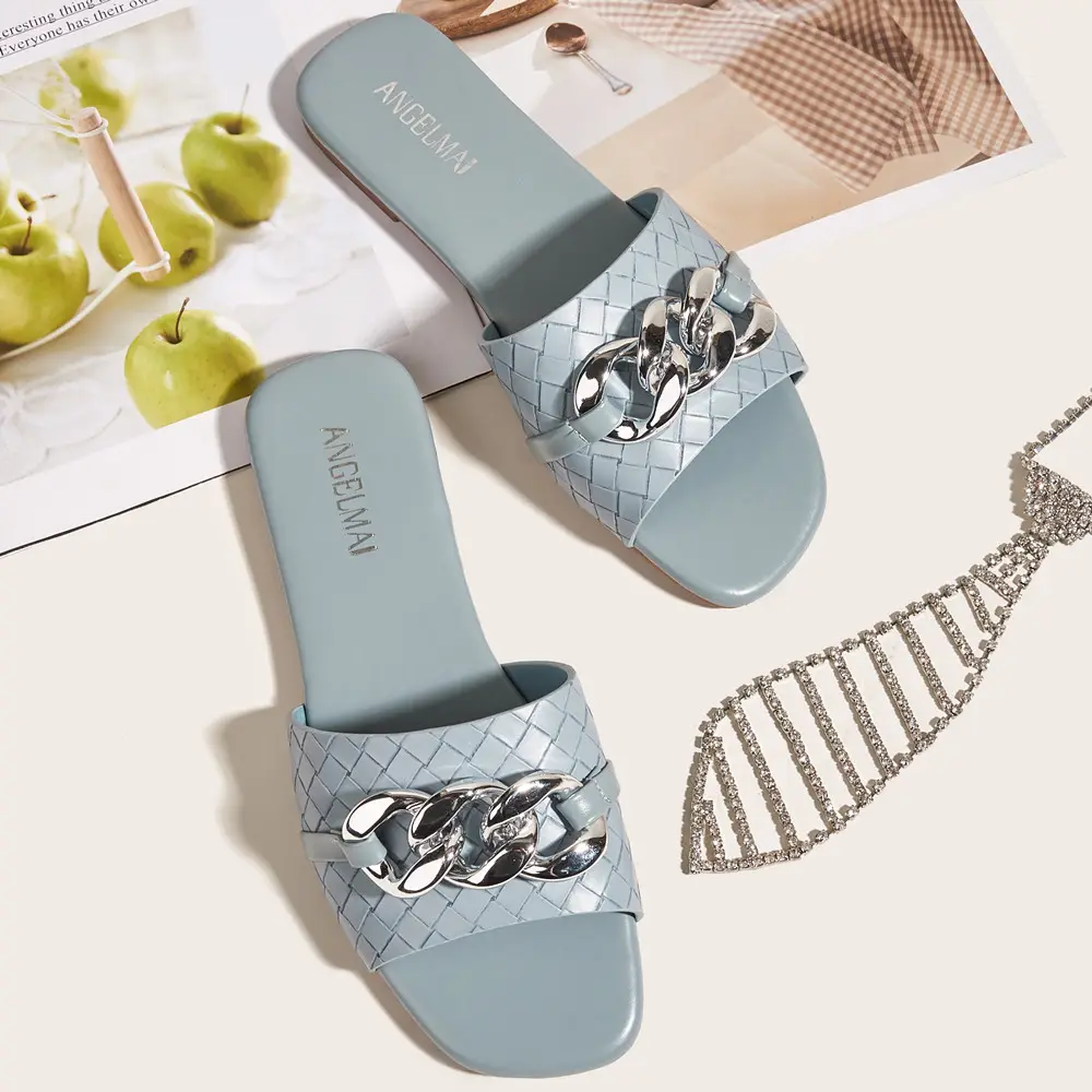2022 Ladies Gold Metal Buckle Chain Casual Beach Slipper Girls Soft PU Leather Open Round Toe Slides Chic Women's Flat Sandals