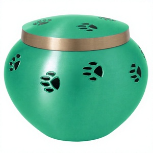 Urna Funeraria India de Latón para Mascotas, Estilo Americano, Verde Esmeralda, con Huella de Pata y Tapa Roscada, 45 Pulgadas Cúbicas, para Cenizas de Mascotas, Axiom - Product Image 1