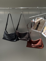 Bolso de hombro de cuero de vaca cristalizado, cartera con solapa de cuero curtido vegetal, bandolera de cuero holgada, venta al por mayor y suministro a granel