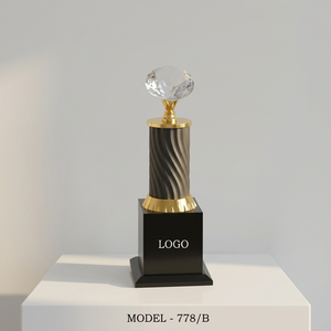 Fabricante Mayorista de Trofeos Corporativos que Ofrece Diseños Grabados Personalizados y Servicios de Suministro a Granel en Metal Fundido a Presión - Product Image 1