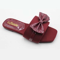 2025 nouveau style de haute qualité en plein air pantoufle chaussures Style populaire sandales plates chaussure designer décontracté diapositives pantoufles femmes pour arc