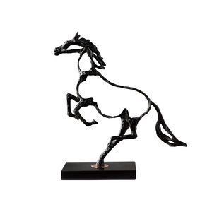 Adornos de caballo huecos de metal pintado de primera calidad, figuras creativas de animales de hierro para el hogar, regalos de negocios - Product Image 6
