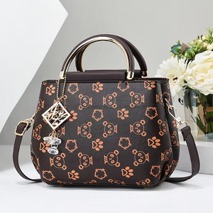 Top Grade PU Leather Soft Surface Solid Color Grid Texture Fashionable Women Travel Pendant Handbag - Product Image 4