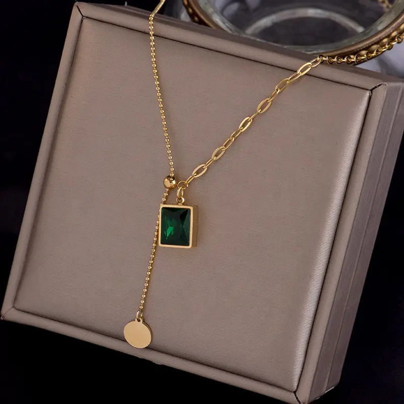 New Design Women Jewelry 18k Gold Plated Stainless Steel Chain Necklace Adjustable Rectangle Emerald Diamond Pendant Necklace