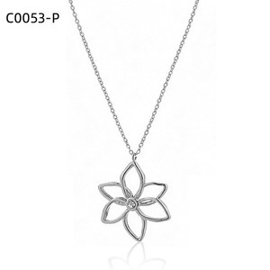 Collier pendentif fleur Amy Amy en acier inoxydable plaqué argent avec zircon cubique, bijou classique pour femme, cadeau idéal au quotidien - Product Image 1