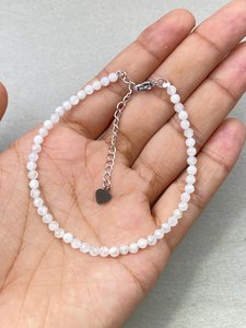 Pulsera de Piedra Lunar Arcoíris, Joyería Delicada con Piedras Preciosas, Cuentas Microfacetadas, Pulsera de Cristal, Joyería Minimalista, Pequeñas Piedras Preciosas - Product Image 5